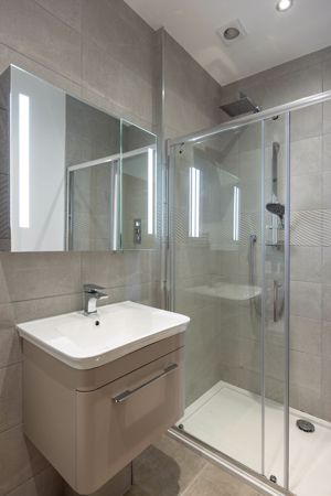 Bed 2 En Suite- click for photo gallery